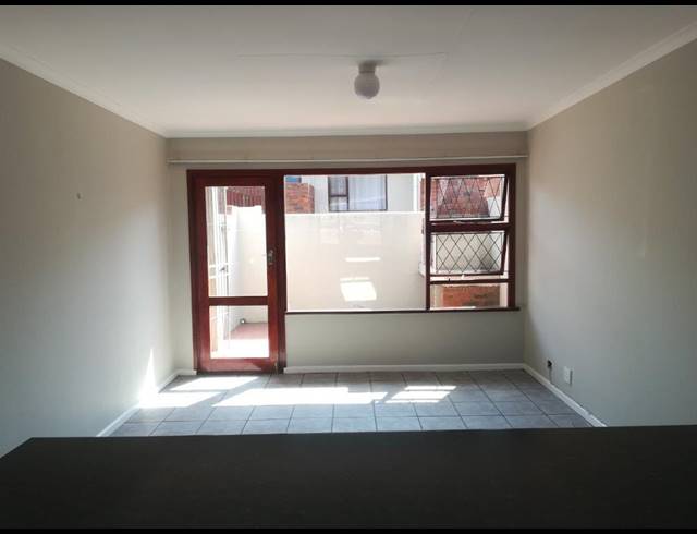 3 BEDROOM TOWNHOUSE RENTED IN HUMEWOOD